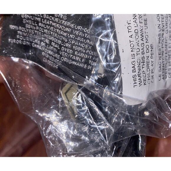 Fownes Brothers Lord &Taylor Black Leather Gloves Rabbit Fur Pom Touchscreen NWT - Picture 8 of 10